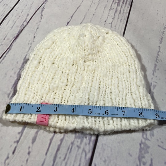 Lululemon Snowflake Toque - Picture 5 of 7